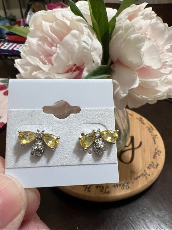 Source Unknown Jewelry - New Yellow Crystal Bee Stud Earrings - Women Jewelry